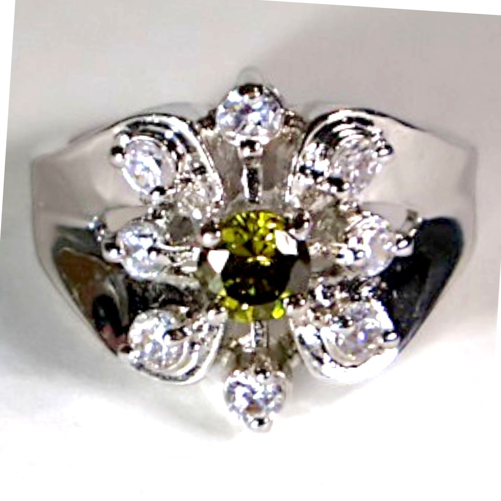 Swarovski Crystal Flower Ring Sterling Silver Overlay Brass Olive Green Size 8